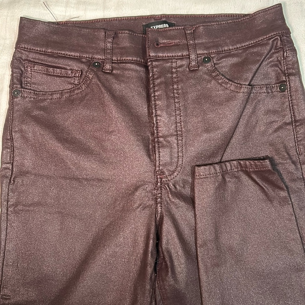 BURGUNDY EXPRESS SKINNY JEANS - SIZE 6